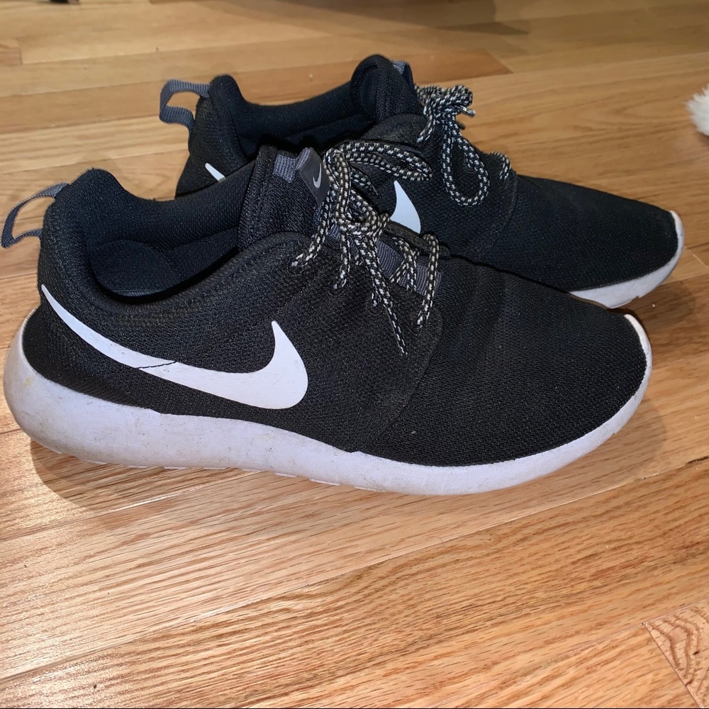 Nike Sneakers NEW